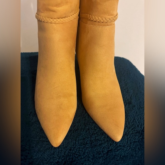 NWOB JustFab Tan Faux Suede Boots Size 10 - Picture 9 of 14